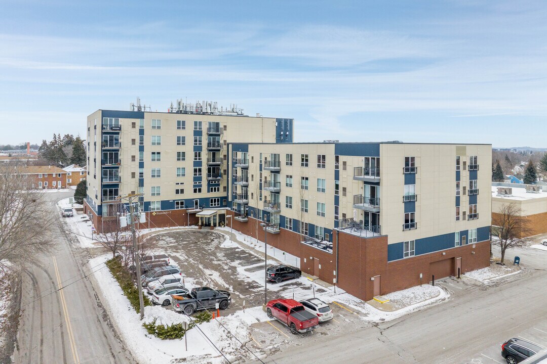 The Summit on 7 in Hopkins, MN - Building Photo