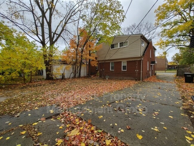 19152 Sunderland Rd in Detroit, MI - Building Photo - Building Photo