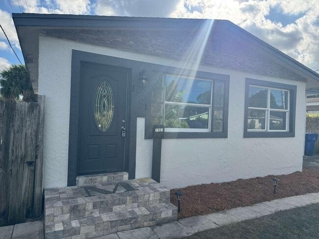 1501 W 15th St in West Palm Beach, FL - Building Photo - Building Photo