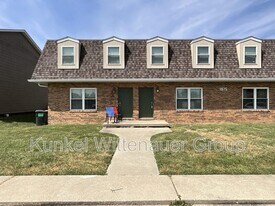 1975 Nathan Ave in Mascoutah, IL - Building Photo