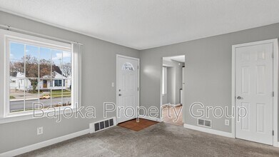 648 Mayflower Ave in Lincoln Park, MI - Building Photo - Building Photo