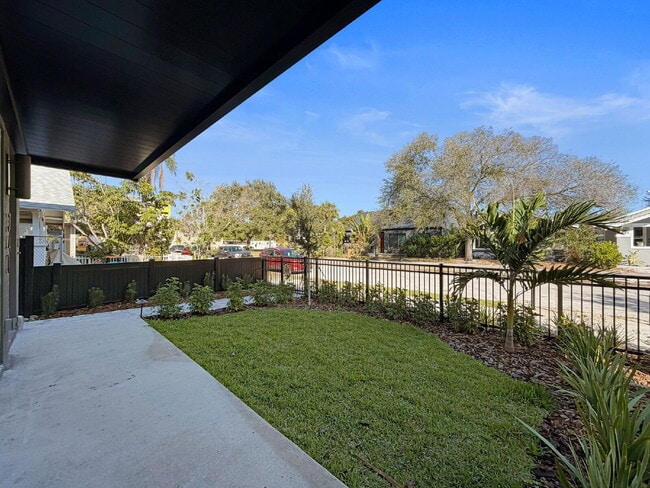 340 14th St N in St. Petersburg, FL - Building Photo - Building Photo