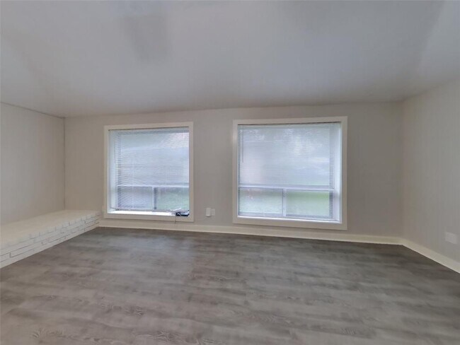 120 WoodCrest Dr in League City, TX - Foto de edificio - Building Photo
