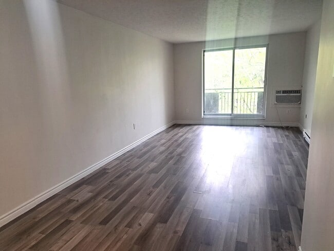 130 Park Ave E in Chatham, ON - Building Photo - Building Photo