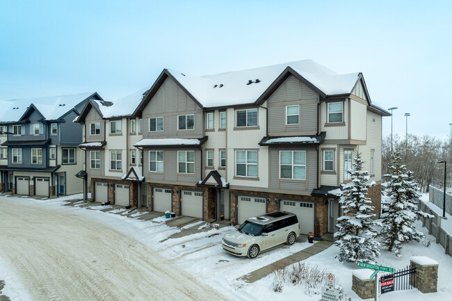 236 New Brighton Row SE in Calgary, AB - Building Photo - Building Photo