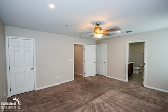 6941 Trevelez St in Las Vegas, NV - Building Photo - Building Photo