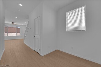 10227 Estancia Hl St in Las Vegas, NV - Building Photo - Building Photo