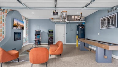 1112 Baptist World Center Dr in Nashville, TN - Foto de edificio - Building Photo