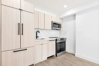 20 E 13th St, Unit 5 in New York, NY - Building Photo - Building Photo