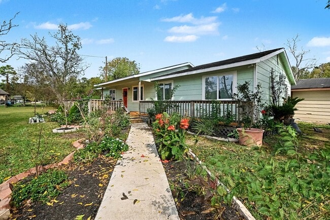 property at 1627 Texas Ave