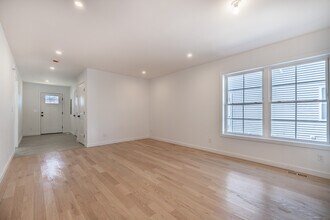 330 Pleasantview Ave in Bridgeport, CT - Building Photo - Building Photo