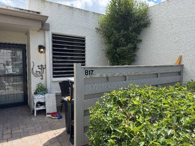 property at 817 Oak Dr