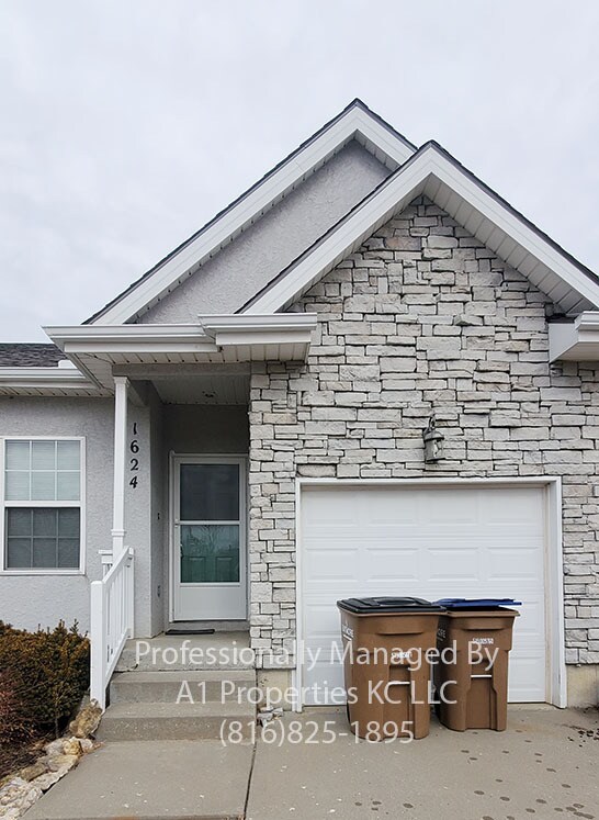 1624 Ridgeway Dr photo'