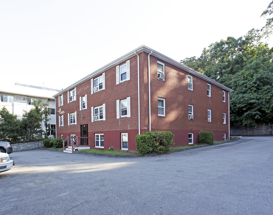 Nesmith Estates in Lowell, MA - Building Photo