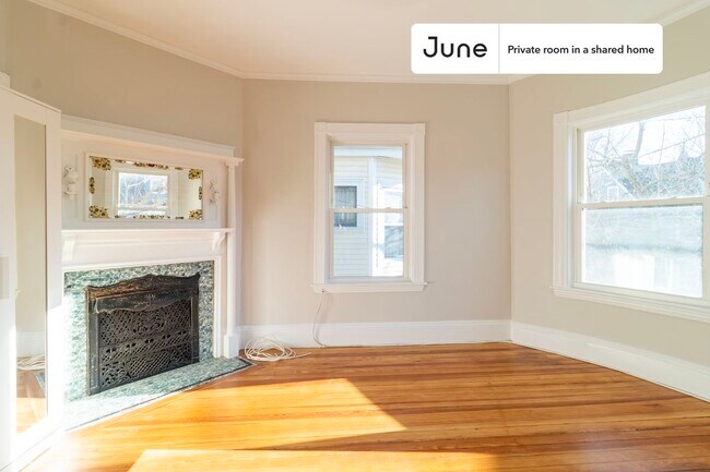 Private bedroom in 5 bed/2 bath Home in Boston, MA - Building Photo - Building Photo