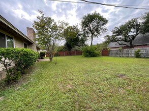 8704 Black Oak St in Austin, TX - Building Photo - Building Photo