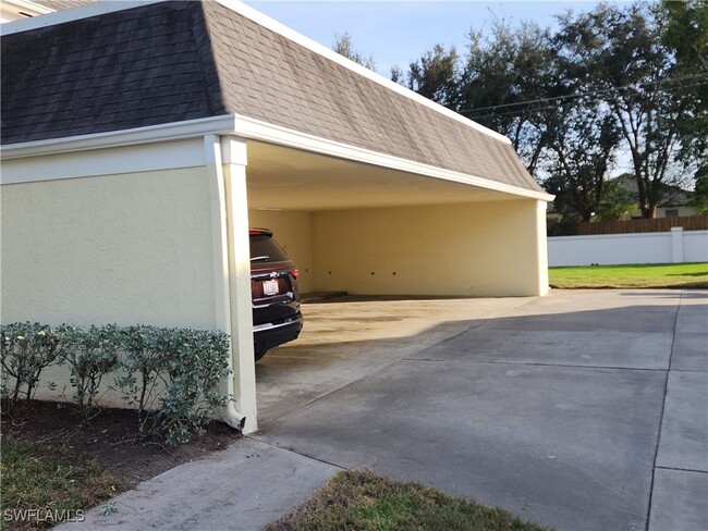 1344 S Brandywine Cir in Ft. Myers, FL - Building Photo - Building Photo