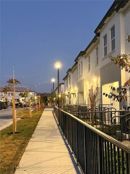 12476 SW 248th St in Princeton, FL - Building Photo - Building Photo