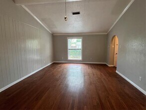 1057 Sunset Cir in Garland, TX - Building Photo - Building Photo