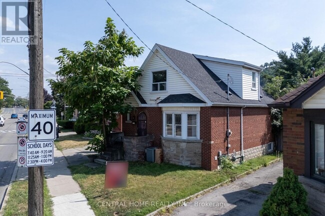 1650 King St E