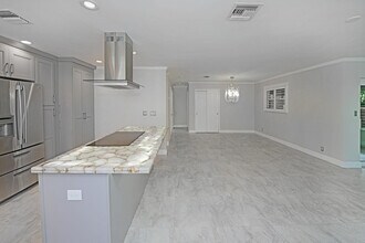 3180 NW 6th Ave in Oakland Park, FL - Building Photo - Building Photo