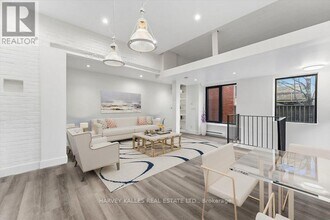 692 Richmond St W in Toronto, ON - Building Photo - Building Photo