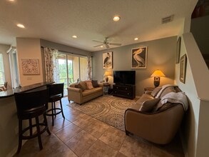 8208 Villa Grande Ct in Sarasota, FL - Foto de edificio - Building Photo