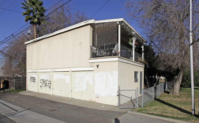 251-257 N Cedar St in Escondido, CA - Building Photo - Building Photo