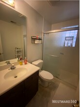 1017 W Dakin St in Chicago, IL - Building Photo - Building Photo