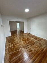 4962 Lindenwood Ave, Unit B in St. Louis, MO - Foto de edificio - Building Photo