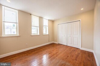 4706 Chestnut St, Unit 4B in Philadelphia, PA - Building Photo - Building Photo