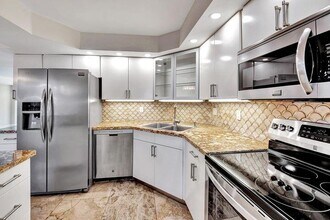 1 Harbourside Dr in Delray Beach, FL - Building Photo - Building Photo