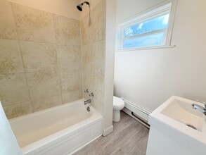 222 Maxwell St in Sarnia, ON - Foto de edificio - Building Photo