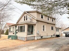 251 Park Ave, Unit B in Keene, NH - Building Photo