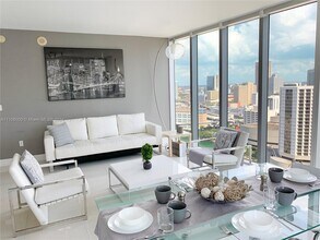 485 Brickell Ave, Unit 2602 in Miami, FL - Building Photo - Building Photo
