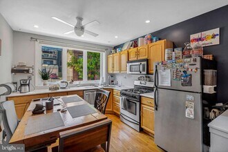 1815 Bainbridge St in Philadelphia, PA - Building Photo - Building Photo