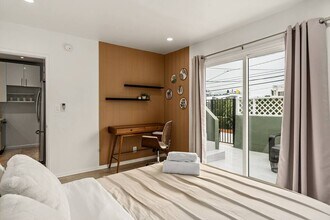 2207 Ocean Front Walk, Unit 4 in Venice, CA - Building Photo - Building Photo