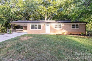 420 Eastover Ave in Norwood, NC - Building Photo