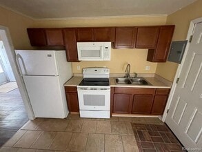18606 Floral St in Livonia, MI - Building Photo - Building Photo