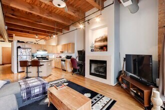 1250 W Van Buren St in Chicago, IL - Building Photo - Building Photo