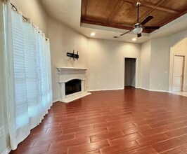 206 S 9th St in Nederland, TX - Building Photo - Building Photo