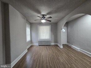 968 E Woodlawn St in Philadelphia, PA - Building Photo - Building Photo