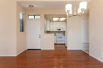 4435 Nobel Dr, Unit 30 in San Diego, CA - Building Photo - Building Photo