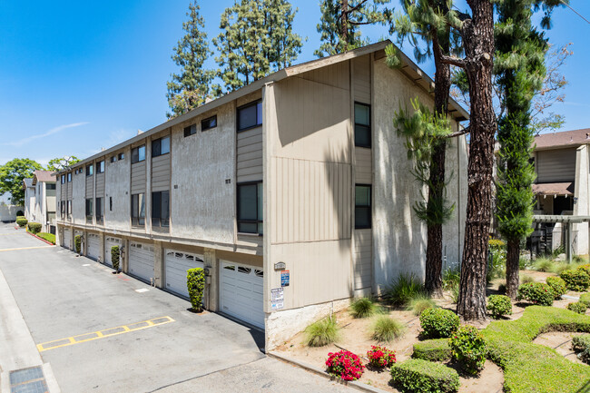 Cedarridge in Covina, CA - Foto de edificio - Building Photo