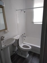 Forest Avenue Apartments - All Utilities Incd in Cincinnati, OH - Foto de edificio - Building Photo