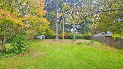 13865 SE 40th St in Bellevue, WA - Building Photo - Building Photo