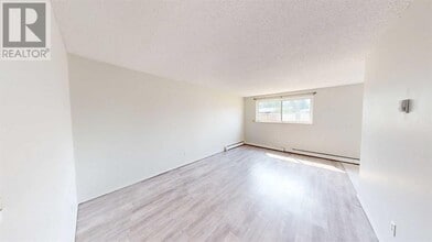 9515-100 100 Ave. in Grande Prairie, AB - Building Photo - Building Photo