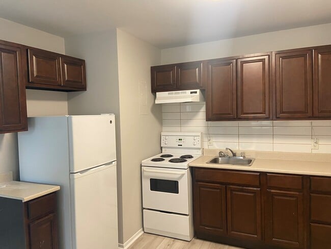 11 Garshan Rd in Dartmouth, NS - Building Photo - Building Photo