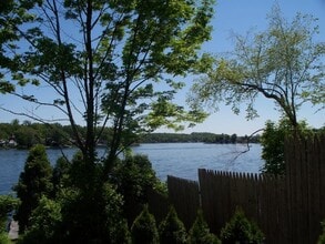 247 Lakeside Blvd in Hopatcong, NJ - Building Photo - Building Photo