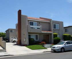 Huntington Harbor 5-Plex Apartments